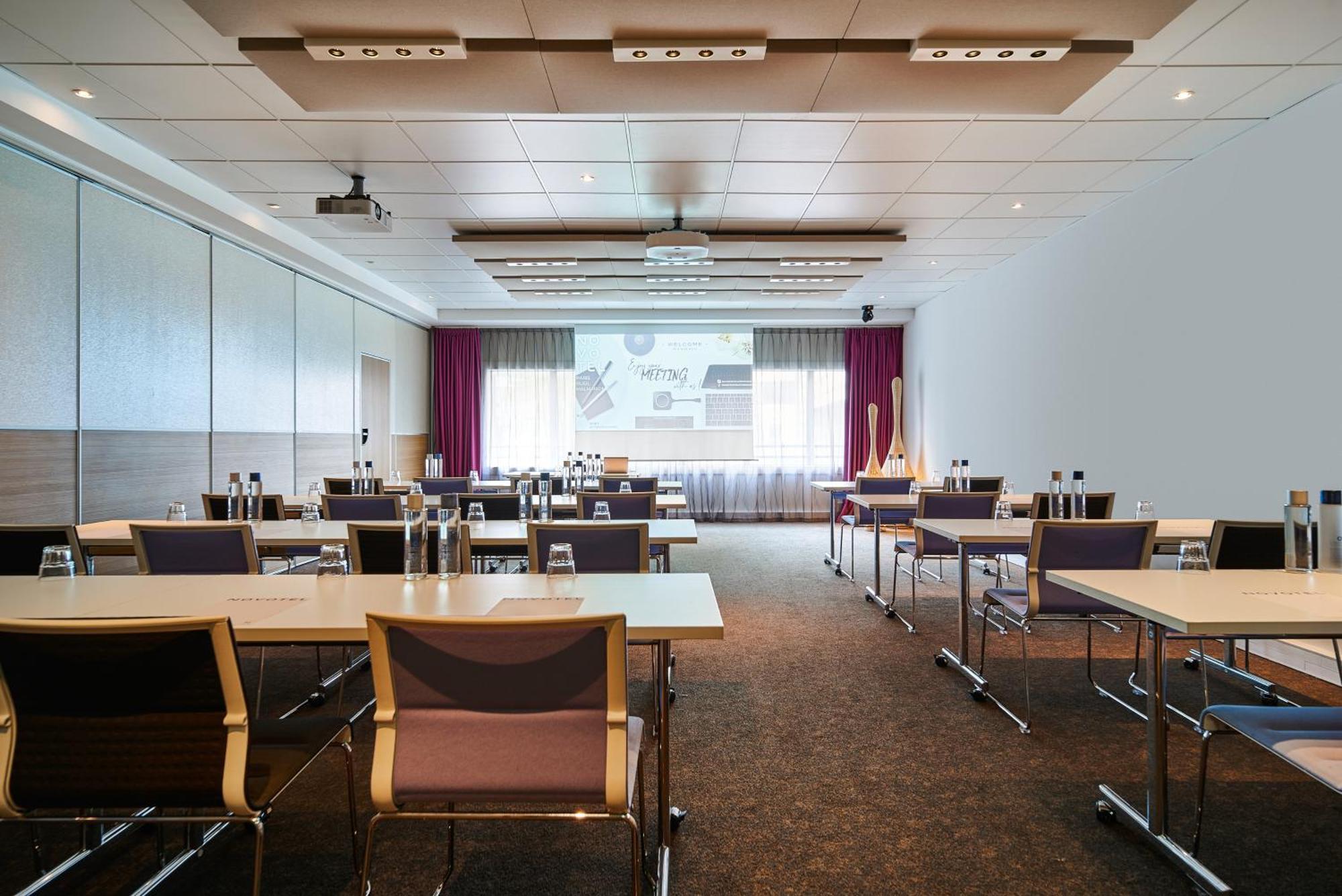 Novotel Paris Rueil Malmaison Exteriör bild