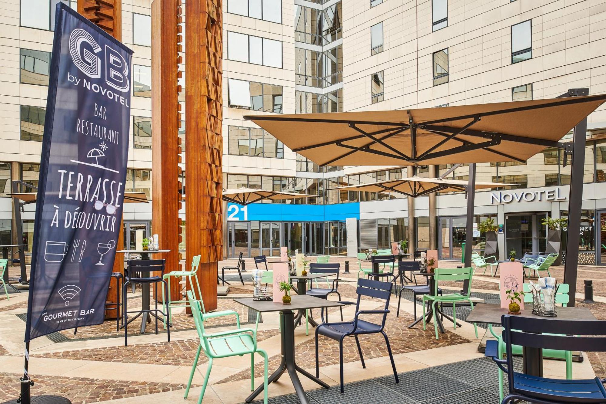 Novotel Paris Rueil Malmaison Exteriör bild