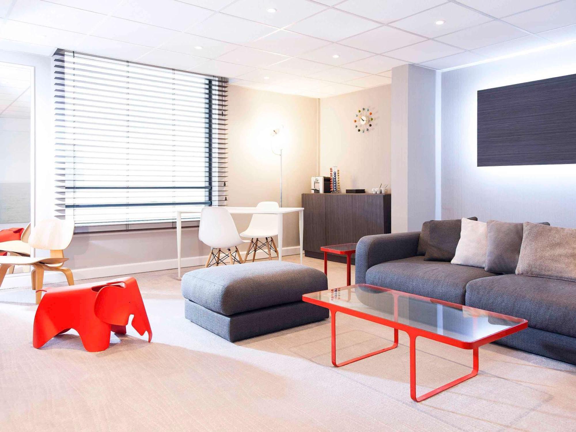 Novotel Paris Rueil Malmaison Exteriör bild