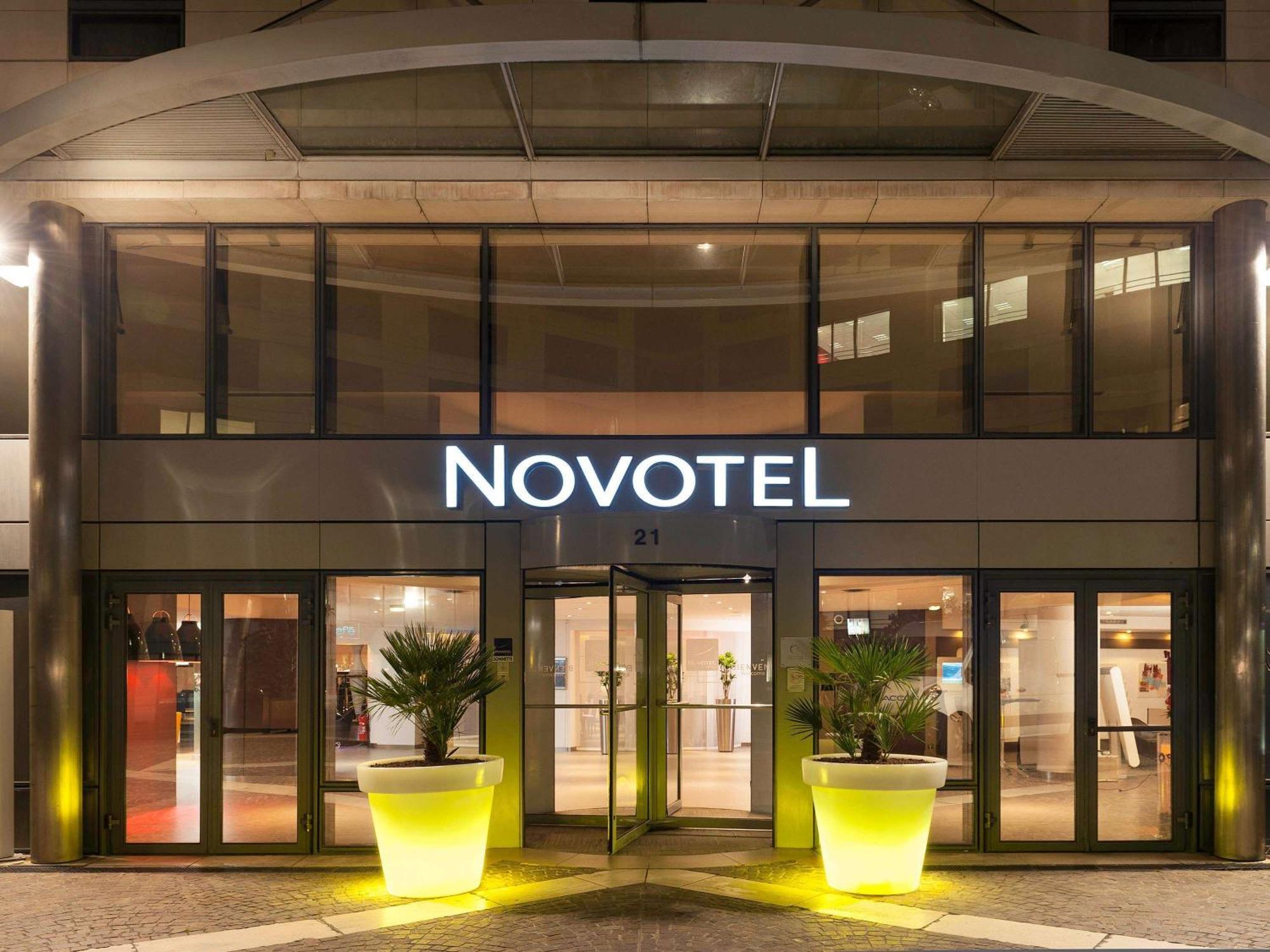 Novotel Paris Rueil Malmaison Exteriör bild