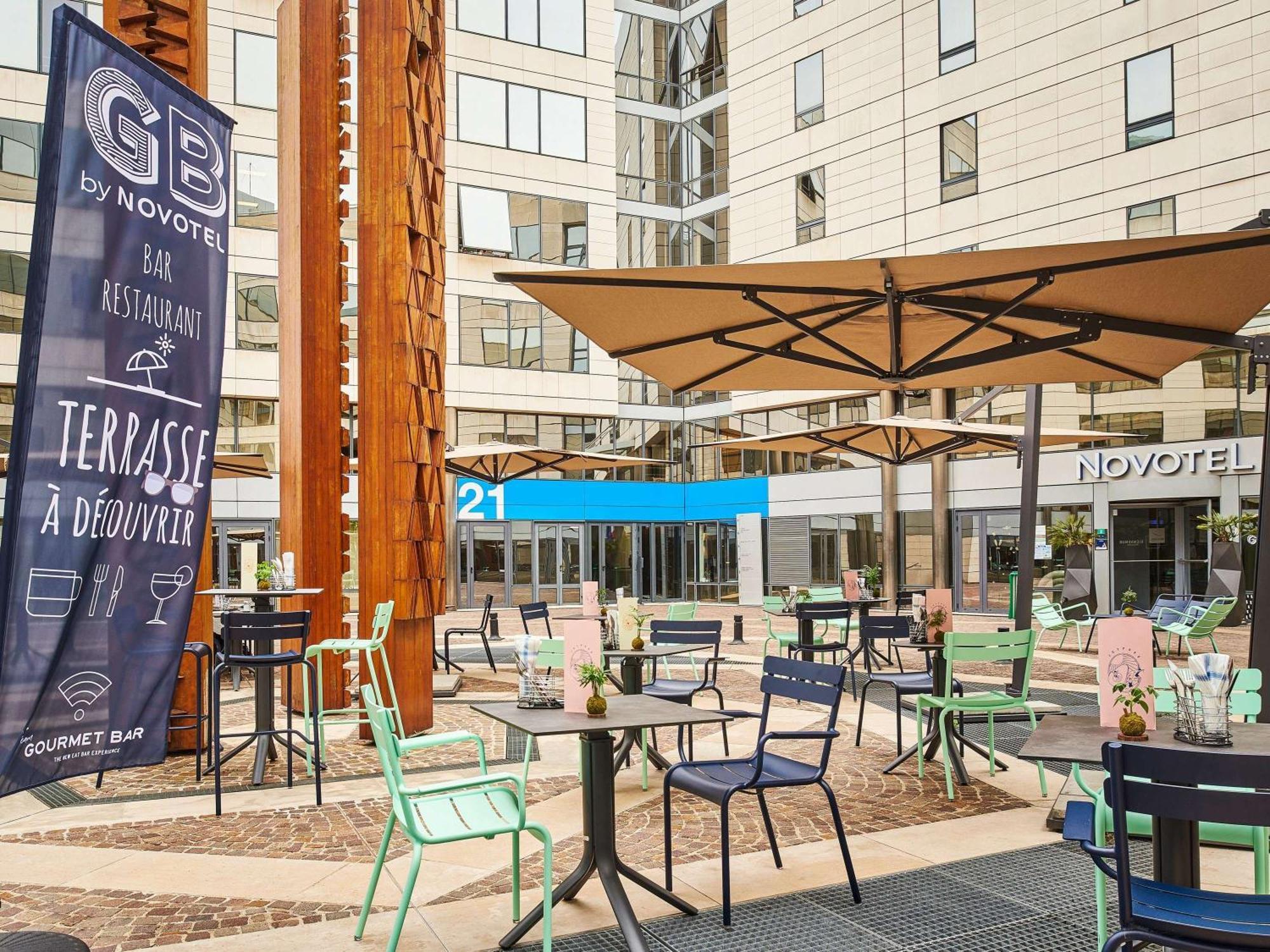Novotel Paris Rueil Malmaison Exteriör bild